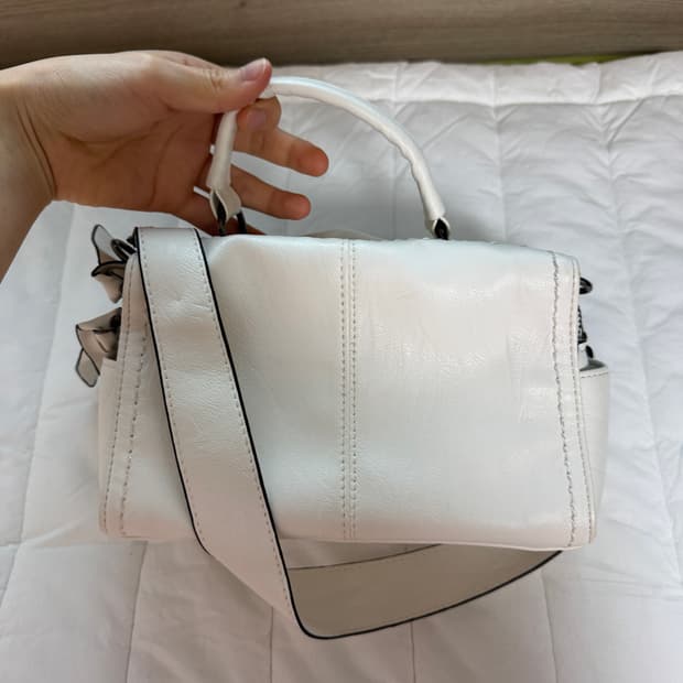 화이트 투웨이 숄더백