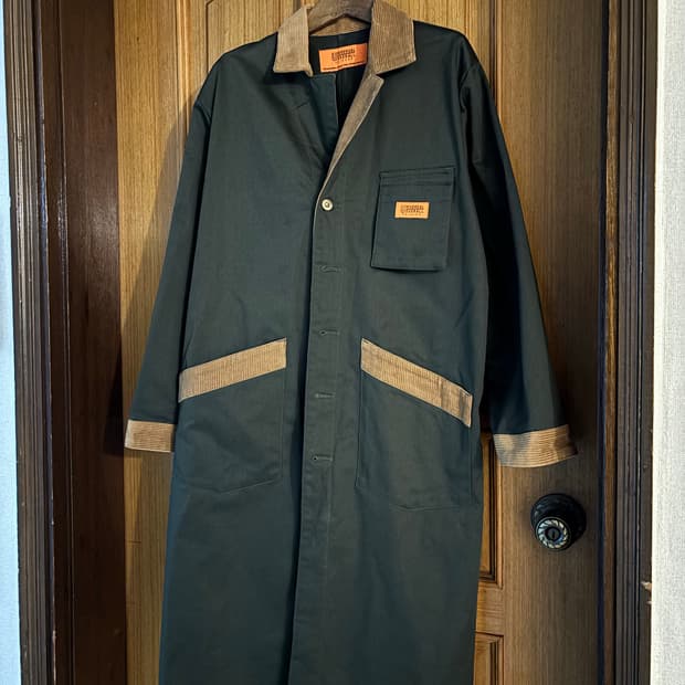 유니버셜오버롤 코트