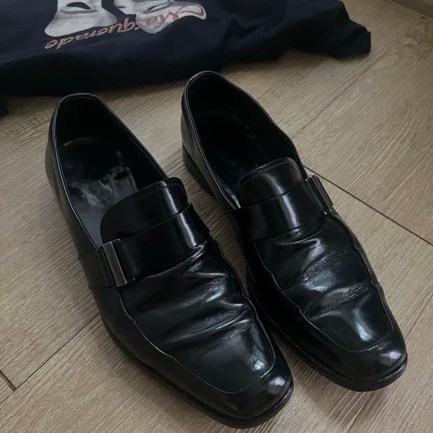 프라다 버클 레더 로퍼 uk6