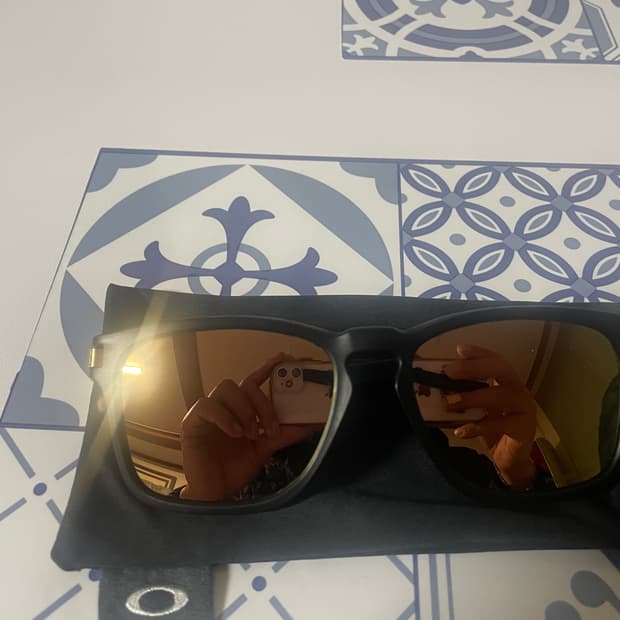 오클리 래치선글라스 스퀘어 블랙/골드