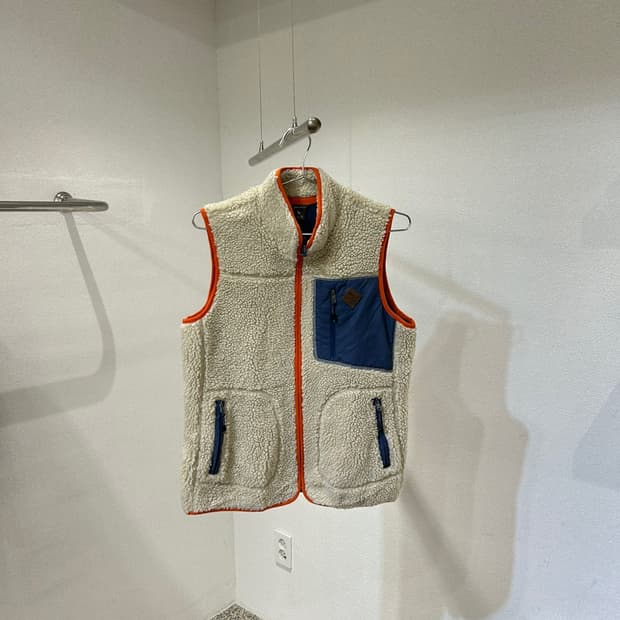 에디바우어 뽀글이 플리스 조끼