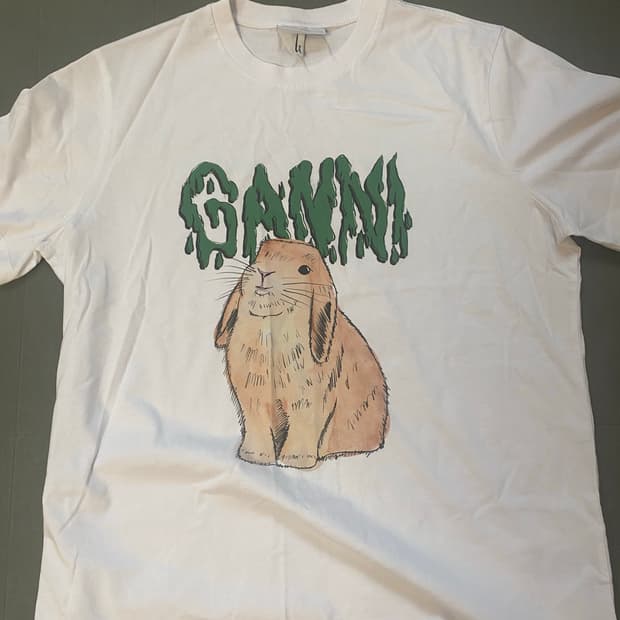 가니 티셔츠