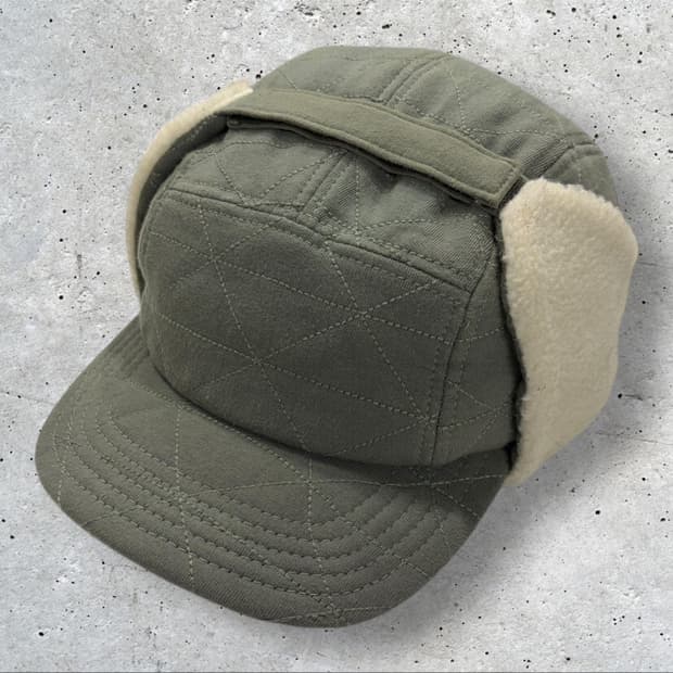 라코스테 귀덮개 퀼팅캡 모자 카키