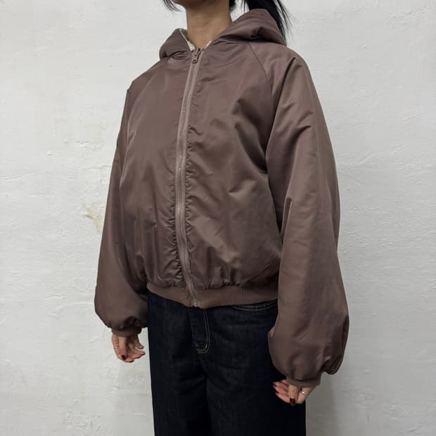 Archives 브라운컬러 폴리에스터 혼방 리버시블 후드 플라이트 자켓