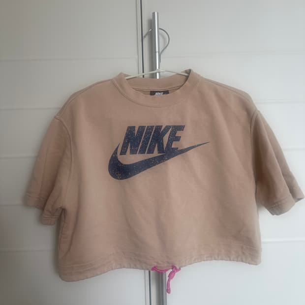 나이키 크롭 반팔 티셔츠 S 운동복