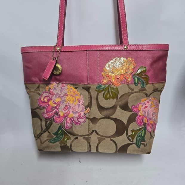 코치 시그니처 플라워 핑크 숄더토트백