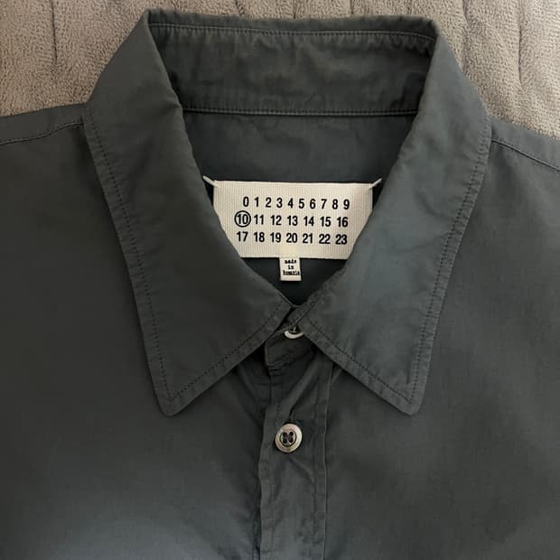 마르지엘라 스티치 포켓 셔츠