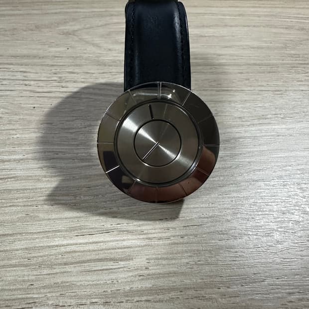 이세이 미야케 T.O 손목세계