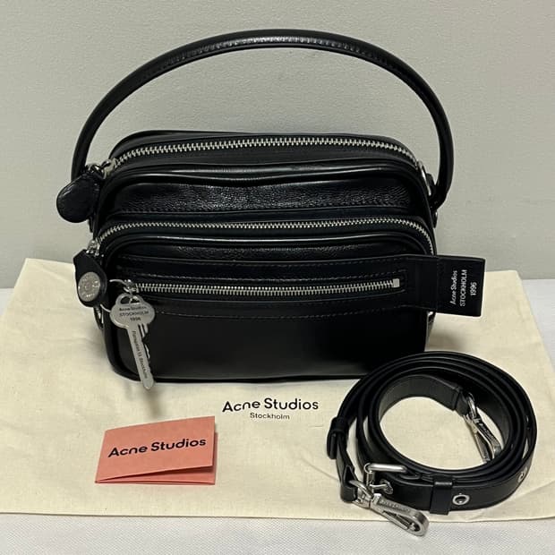 아크네스튜디오 25fw 카메로백 키트/블랙