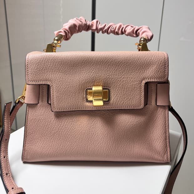 정품 미우미우 탑핸들 숄더백