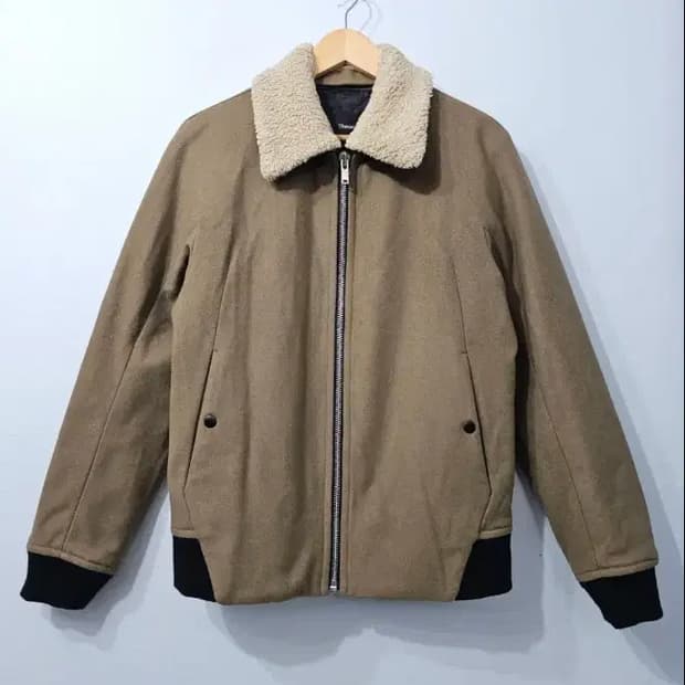 띠어리 남성 무스탕 점퍼 카키 95~100