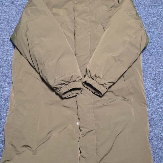 무탠다드 몬스터 다운 파카 카키