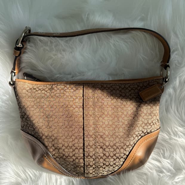 코치 숄더백 (카라멜 브라운)