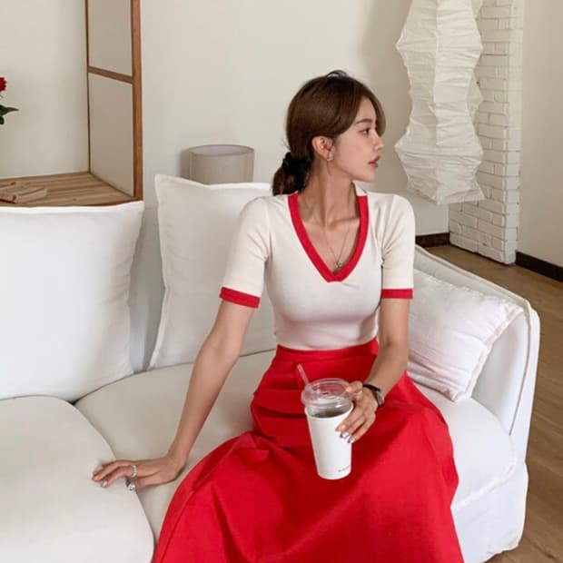 레드배색 티셔츠