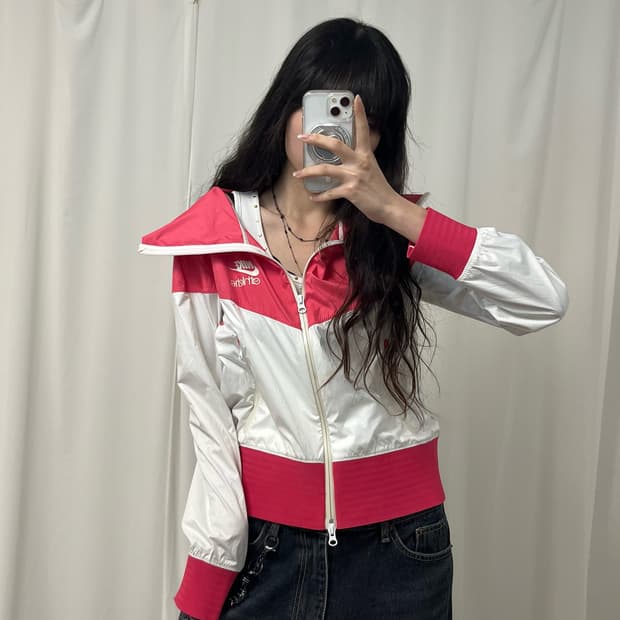 Nike pink windrunner 2way windbreaker