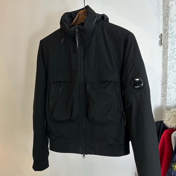 CP 컴퍼니 Pro-Tek 패딩 자켓 24년씩 블랙 S(90)