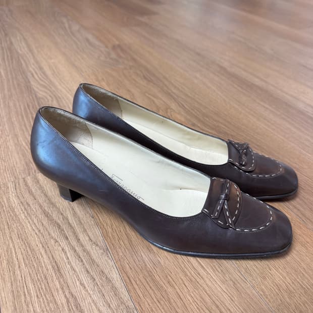 페라가모 여성 펌프스 브라운 7사이즈