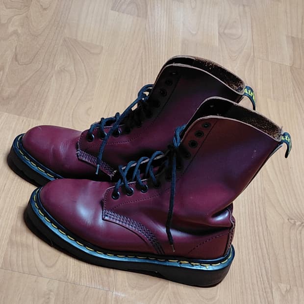 닥터마틴 1460 버건디 워커 235mm Made in England