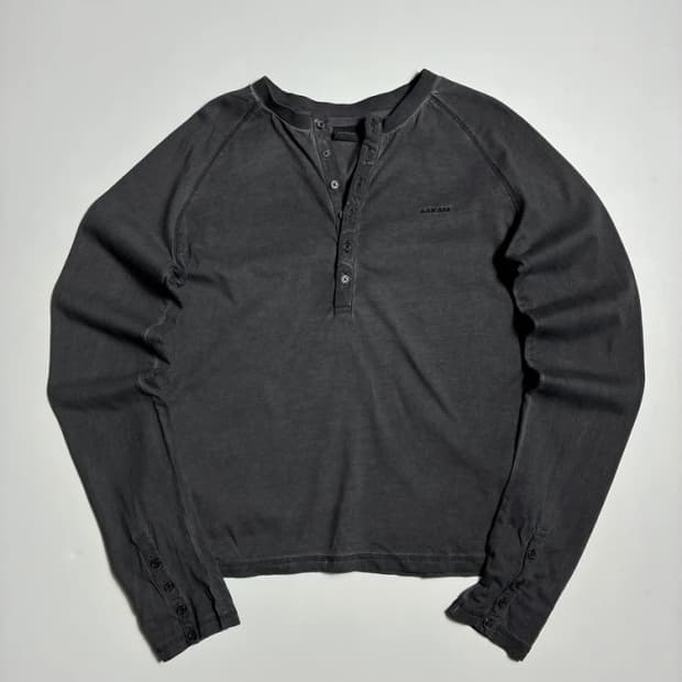 아캄 AAKAM 26SS 더스트 헨리넥 롱 슬리브 R3415