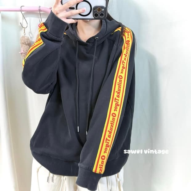 오니츠카타이거 후드티