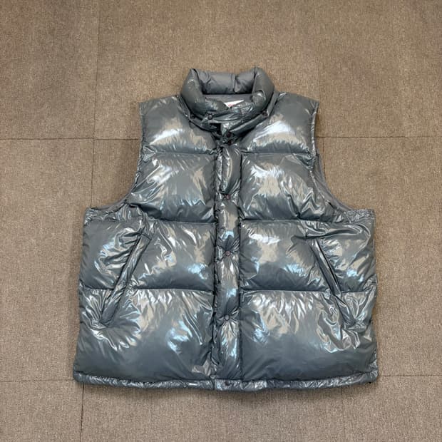 BIRTHDAYSUIT 벌스데이수트  유광 다운 베스트 m