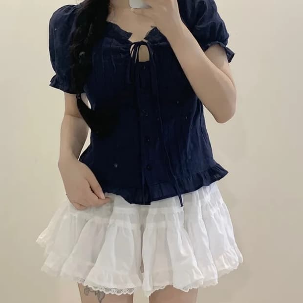 [새제품]하르르 네이비 핀턱 리본프릴 레이스 반팔블라우스