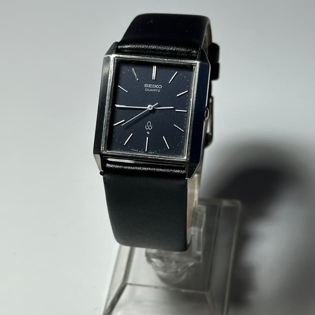 SEIKO quartz square