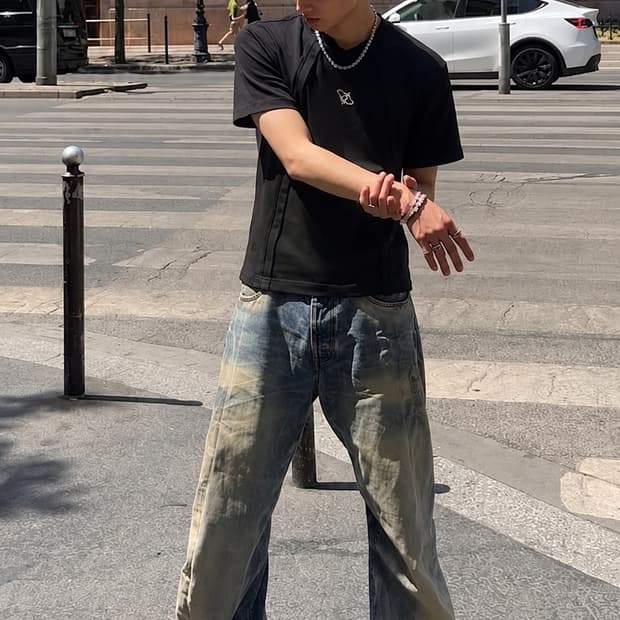 코르티스깔 절개 메탈로고 티