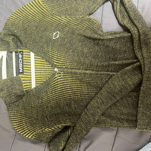 미스치프 니트 투톤 셔츠 블랙-옐로우 색상 M