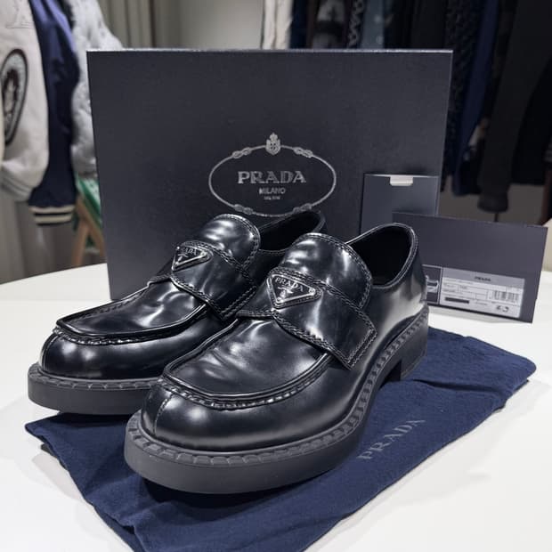 (A/9) / 프라다 초콜릿 브러시드 레더 가죽 로퍼 블랙