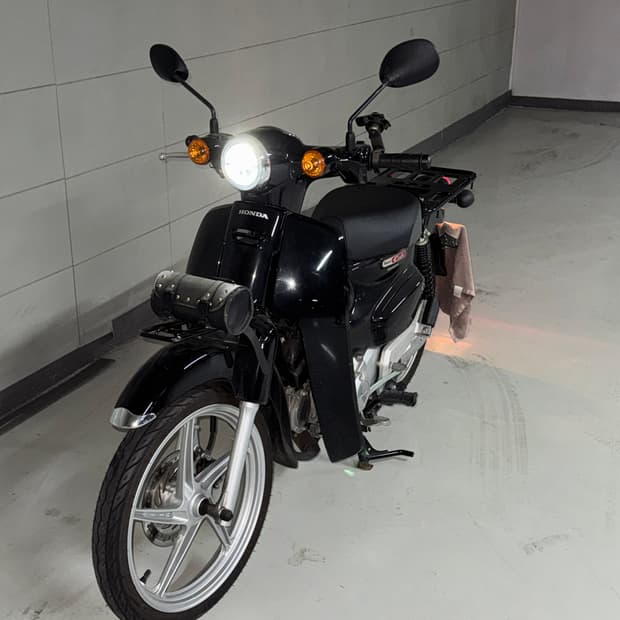 혼다 슈퍼커브110 블랙 23년식 16xxkm