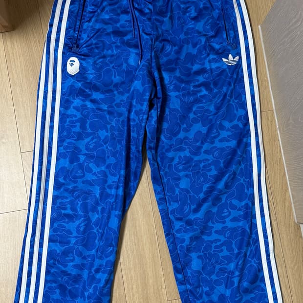 베이프 x 아디다스 올 오버 프린트 트랙 팬츠