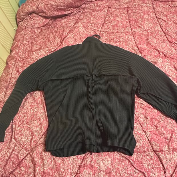 옴므플리세 arc 집업