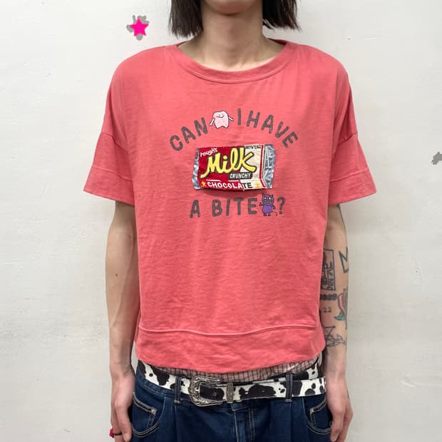 Milk chocolate pink t-shirt