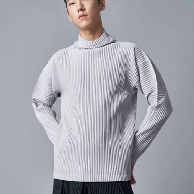 옴므플리세 플리츠 하이넥 롱슬리브