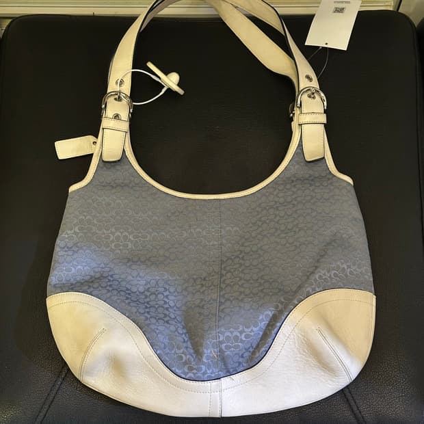 COACH 코치 블랙 블루패턴 아이보리숄더백