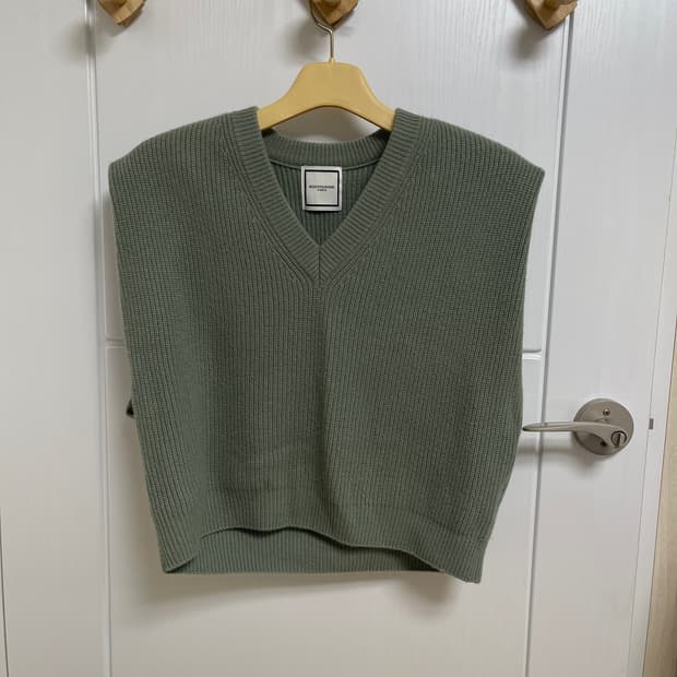 우영미 22fw 백로고 베스트 46사이즈