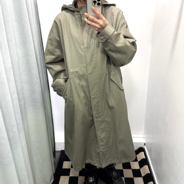 어스뮤직앤에콜로지 카키 후드 피시테일 자켓