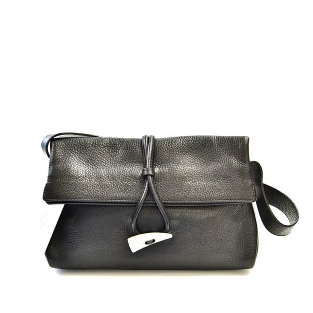 버버리 블랙 혼 토글 숄더백  (정품)