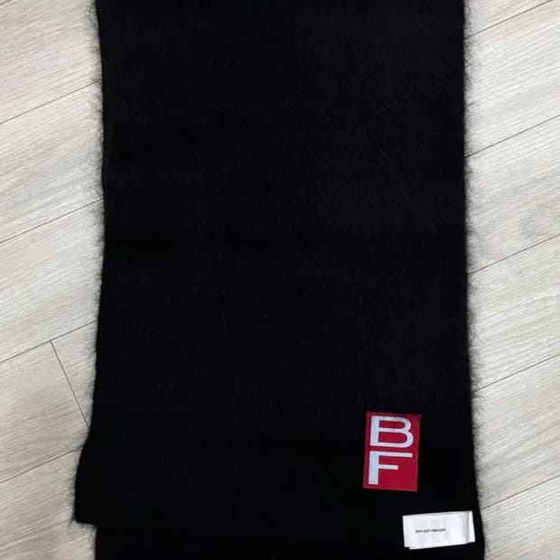 BY FAR 바이파 머플러