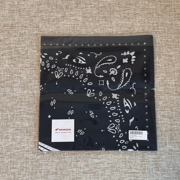 WING LOGO BANDANA
