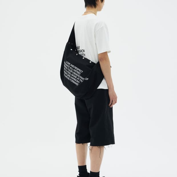 서피스에디션 TYPO BAG BLACK