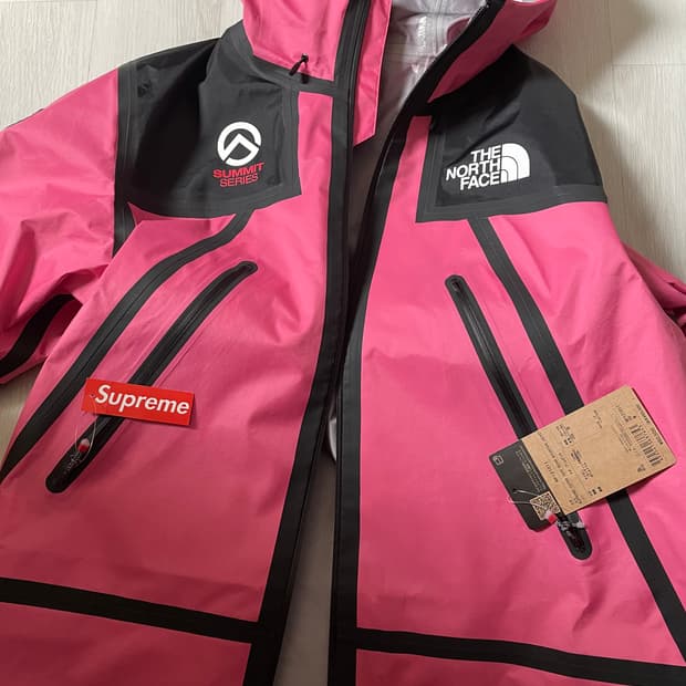 슈프림 테에프심 