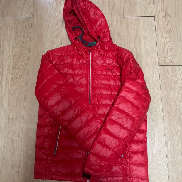 Puma 레드 경량 후드 패딩
