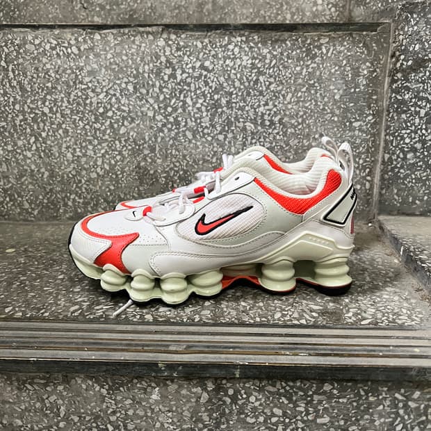 나이키 샥스 노바 화이트 레드