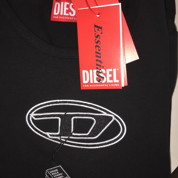 디젤 피카부 반팔티 M