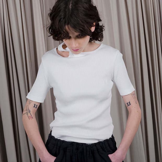 (uni)y/project DOUBLE COLLAR T-SHIRT