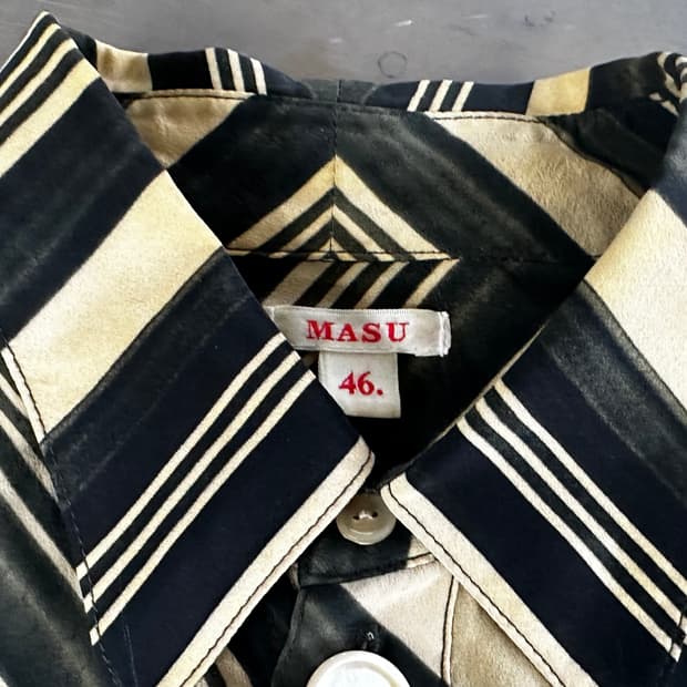 Masu vase pattern shirts