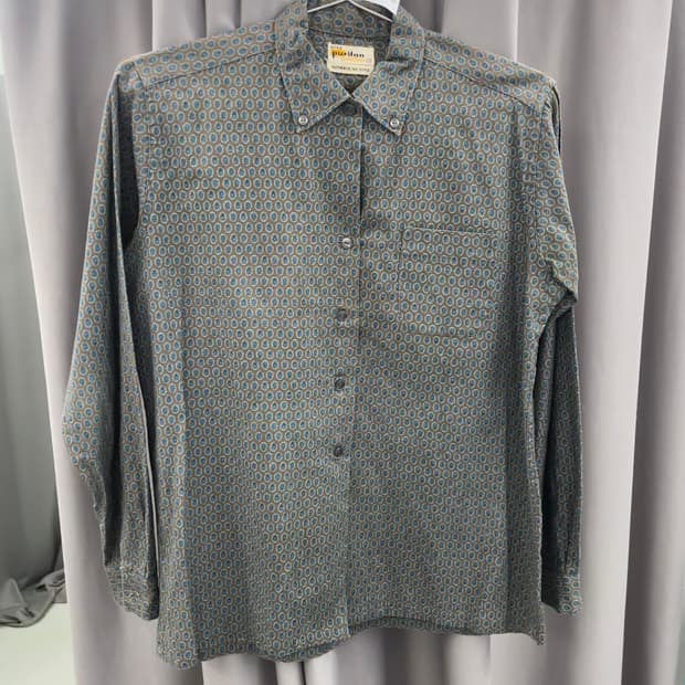 기하학 도트 셔츠