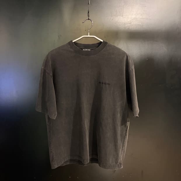 발렌시아가 백로고 워싱 반팔티